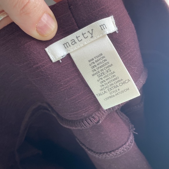 Matty M size extra small, maroon color pants two pockets back stretchy jegging - Picture 5 of 5